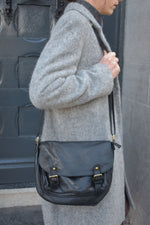 Charger l'image dans la galerie, Leather