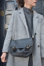 Charger l'image dans la galerie, Leather