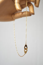 Charger l'image dans la galerie, L'Attache