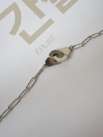 Charger l&#39;image dans la galerie, L&#39;Attache
